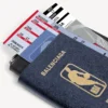 Balenciaga für Herren | NBA-Kollaboration: Passport-Handyhalter in Blau Balenciaga für Herren | NBA-Kollaboration: Passport-Handyhalter in Blau