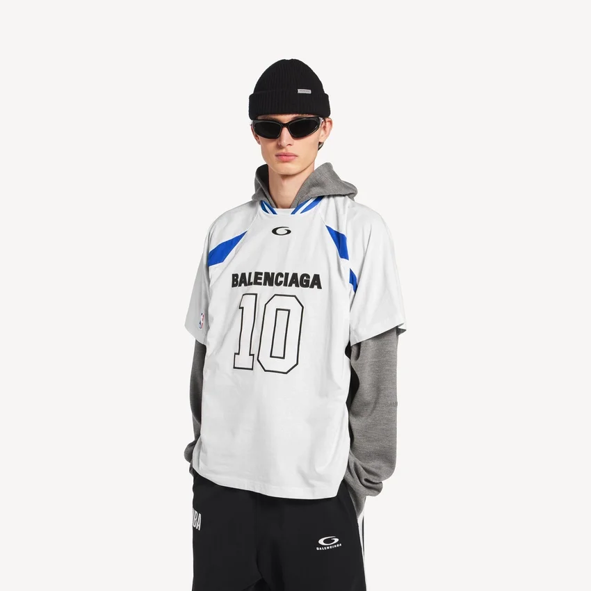 Balenciaga Herren | NBA-Kollaboration: Oversize-T-Shirt in Weiß/Mehrfarbig Balenciaga Herren | NBA-Kollaboration: Oversize-T-Shirt in Weiß/Mehrfarbig