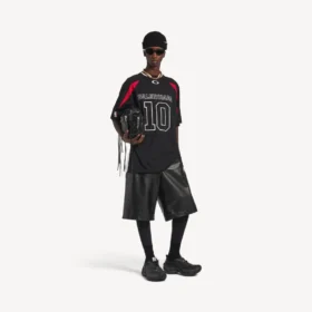 Balenciaga Herren | Oversize-T-Shirt aus der NBA-Kollaboration in Schwarz/Mehrfarbig Balenciaga Herren | Oversize-T-Shirt aus der NBA-Kollaboration in Schwarz/Mehrfarbig