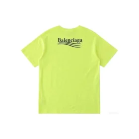 Balenciaga Herren-T-Shirt mit kleinem Logo, Rundhalsausschnitt, kurze Ärmel, gelb 620967TJVF77110 Balenciaga Herren-T-Shirt mit kleinem Logo, Rundhalsausschnitt, kurze Ärmel, gelb 620967TJVF77110
