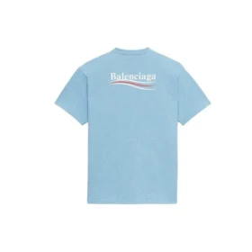 Balenciaga Herren-T-Shirt mit Political Campaign-Aufdruck, Rundhalsausschnitt, kurze Ärmel, blau 570803TBV425840 Balenciaga Herren-T-Shirt mit Political Campaign-Aufdruck, Rundhalsausschnitt, kurze Ärmel, blau 570803TBV425840