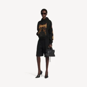 Balenciaga Sacra Cœur Hoodie für Damen in schwarzer Farbe mit mittlerer Passform