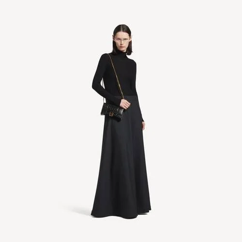 Damen-Geldbörse in Hourglass-Form mit Kette in Schwarz Damen-Geldbörse in Hourglass-Form mit Kette in Schwarz