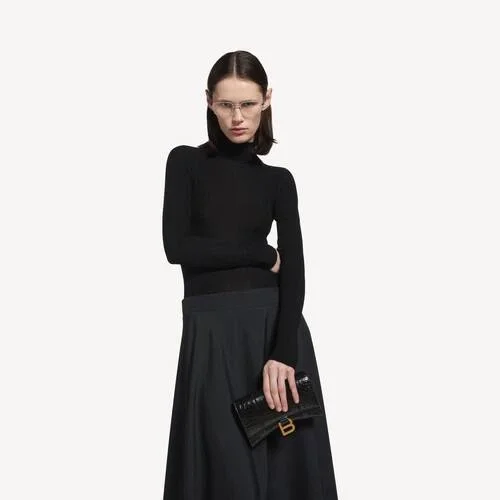 Damen-Geldbörse in Hourglass-Form mit Kette in Schwarz Damen-Geldbörse in Hourglass-Form mit Kette in Schwarz