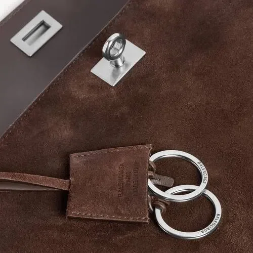 Damen-Handtasche „Rodeo“ in mittelgroßer Ausführung in Hell-Espresso Damen-Handtasche „Rodeo“ in mittelgroßer Ausführung in Hell-Espresso