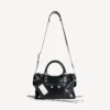 Damen-Le-City-Tasche, klein, mit riesigen Nieten und Strasssteinen in Schwarz Damen-Le-City-Tasche, klein, mit riesigen Nieten und Strasssteinen in Schwarz