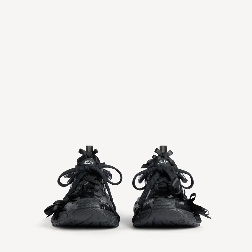 Damen-Sneaker in 3XL in Schwarz Damen-Sneaker in 3XL in Schwarz