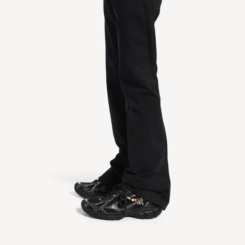 Damen-Sneaker in 3XL mit Anhängern in Schwarz/Silber Damen-Sneaker in 3XL mit Anhängern in Schwarz/Silber