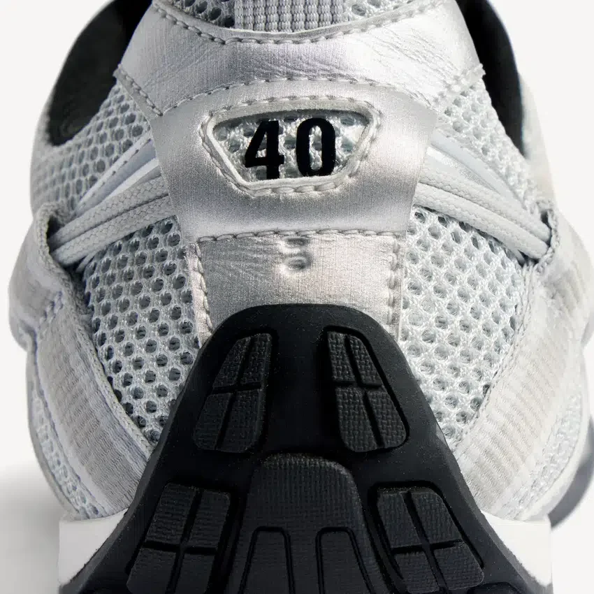 Damen-Sneaker „Radar Gradient Lines“ in Weiß/Grau/Silber/Schwarz/Blau Damen-Sneaker „Radar Gradient Lines“ in Weiß/Grau/Silber/Schwarz/Blau