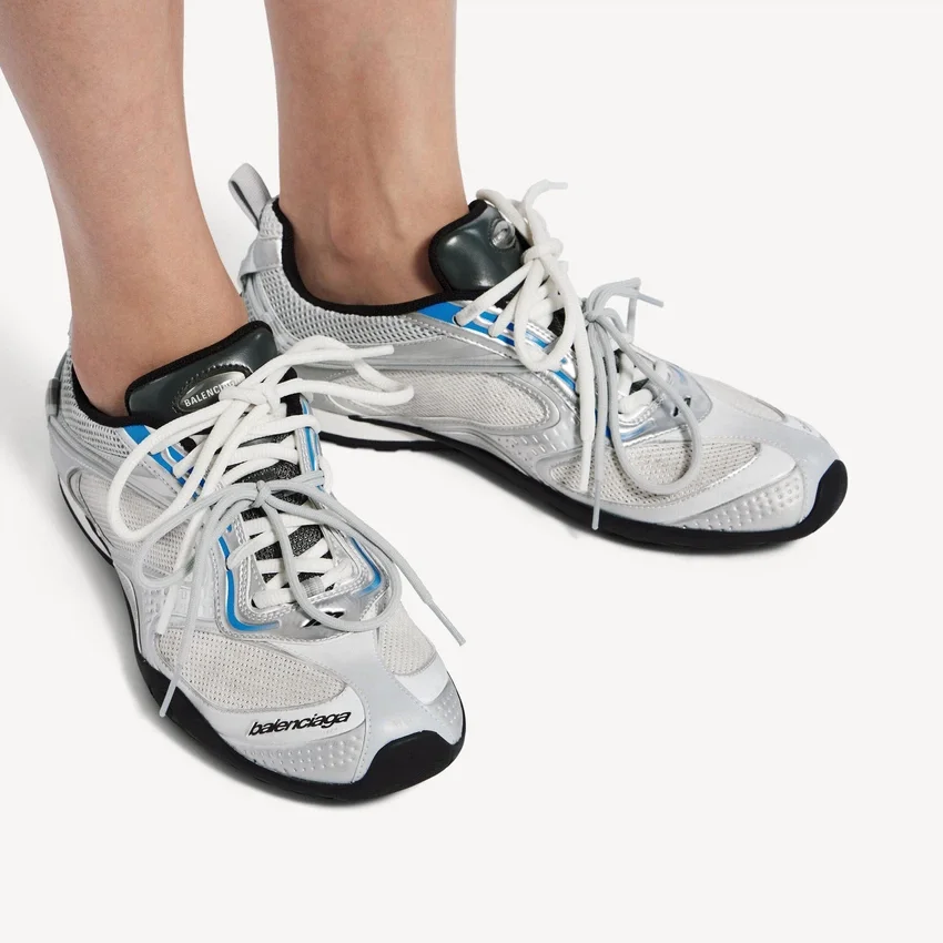 Damen-Sneaker „Radar Gradient Lines“ in Weiß/Grau/Silber/Schwarz/Blau Damen-Sneaker „Radar Gradient Lines“ in Weiß/Grau/Silber/Schwarz/Blau