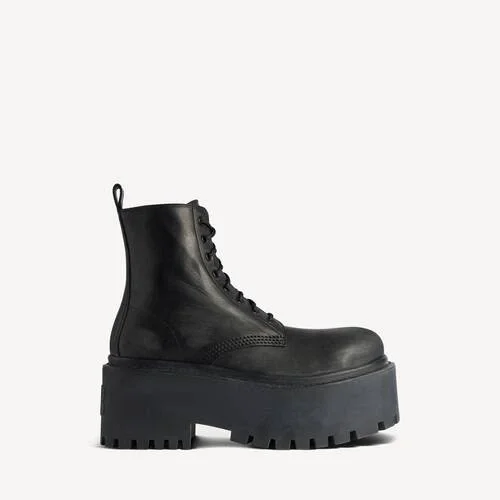 Damen-Stiefeletten „Strike“ mit Plateau in Schwarz Damen-Stiefeletten „Strike“ mit Plateau in Schwarz
