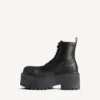 Damen-Stiefeletten „Strike“ mit Plateau in Schwarz Damen-Stiefeletten „Strike“ mit Plateau in Schwarz