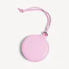 Damen-Tasche „Le City“ mit rundem Spiegel-Anhänger in sprudelndem Rosa Damen-Tasche „Le City“ mit rundem Spiegel-Anhänger in sprudelndem Rosa