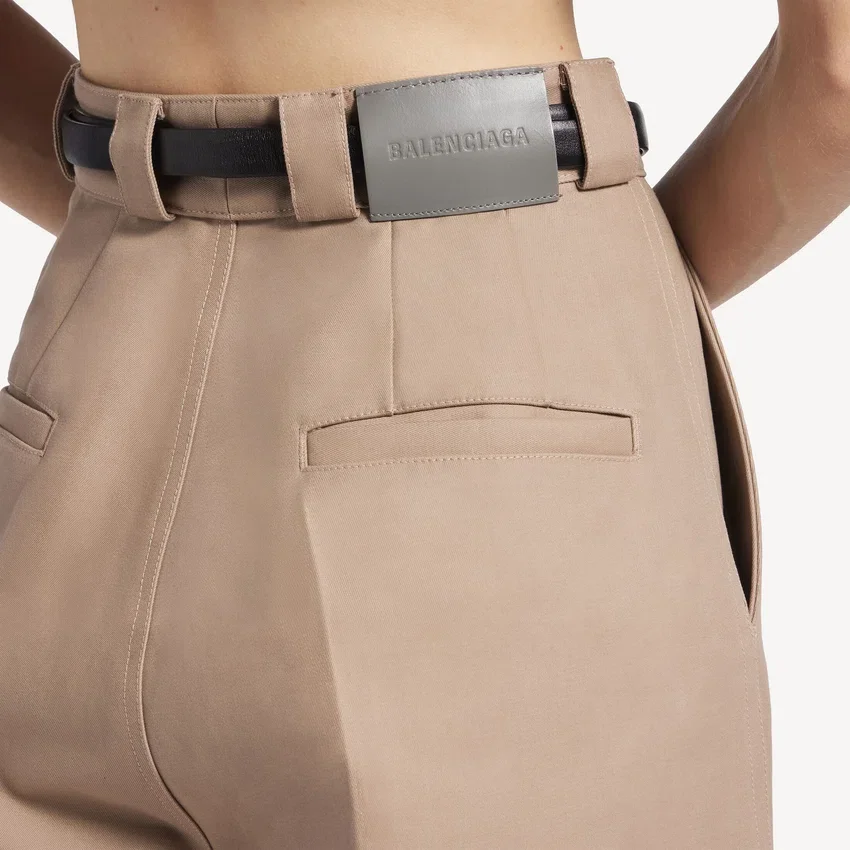 Damenhose mit hoher Taille in der Farbe „Dune“ Damenhose mit hoher Taille in der Farbe „Dune“