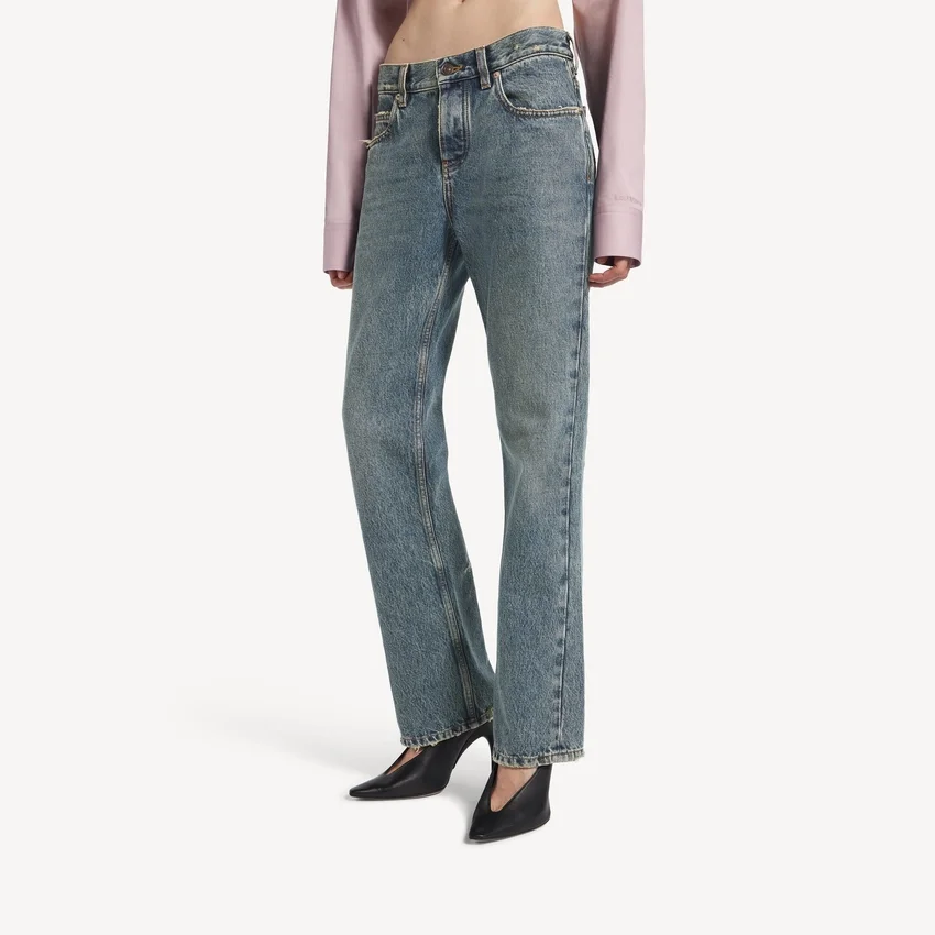 Damenjeans in Regular-Fit in Dirty-Vintage-Blau Damenjeans in Regular-Fit in Dirty-Vintage-Blau