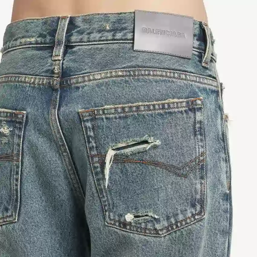 Damenjeans in Regular-Fit in Dirty-Vintage-Blau Damenjeans in Regular-Fit in Dirty-Vintage-Blau