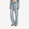 Damenjeans mit verdrehten Nähten in Bleach Light Blue Damenjeans mit verdrehten Nähten in Bleach Light Blue