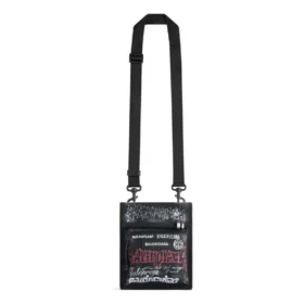 Explorer Small Pouch mit Riemen, DIY-Metall-Allover-Design „Black“ 6559822AAX61000 Explorer Small Pouch mit Riemen, DIY-Metall-Allover-Design „Black“ 6559822AAX61000