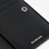 Herren-Brieftasche „Superbusy“ im vertikalen Zweifach-Format in Schwarz Herren-Brieftasche „Superbusy“ im vertikalen Zweifach-Format in Schwarz