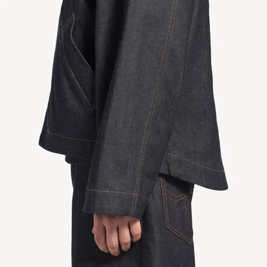 Herren-Denim-Jacke mit Kapuze in Raw Indigo Herren-Denim-Jacke mit Kapuze in Raw Indigo