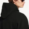 Herren-Hoodie „Messy Spray“ in mittlerer Passform in Schwarz Herren-Hoodie „Messy Spray“ in mittlerer Passform in Schwarz