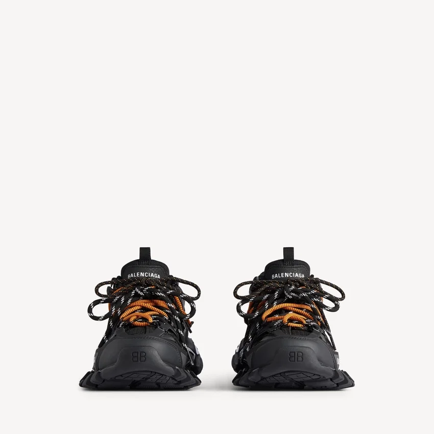 Herren-Sneaker mit Schnürung im Track-Trail-Stil in Schwarz/Orange Herren-Sneaker mit Schnürung im Track-Trail-Stil in Schwarz/Orange