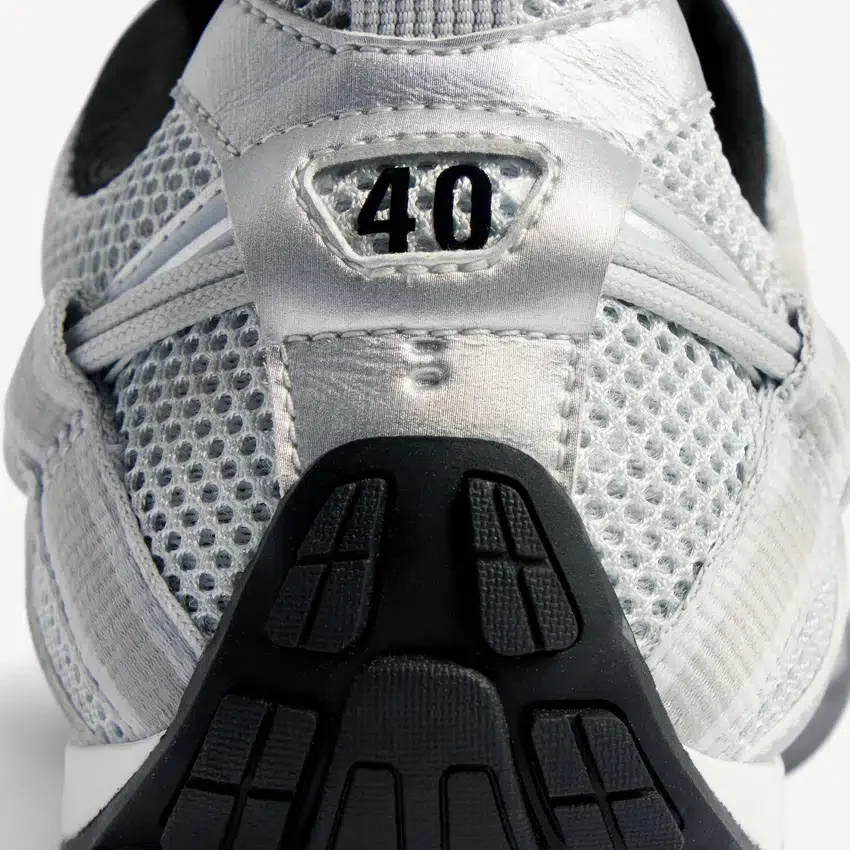 Herren-Sneaker „Radar Gradient Lines“ in Weiß/Grau/Silber/Schwarz/Blau Herren-Sneaker „Radar Gradient Lines“ in Weiß/Grau/Silber/Schwarz/Blau