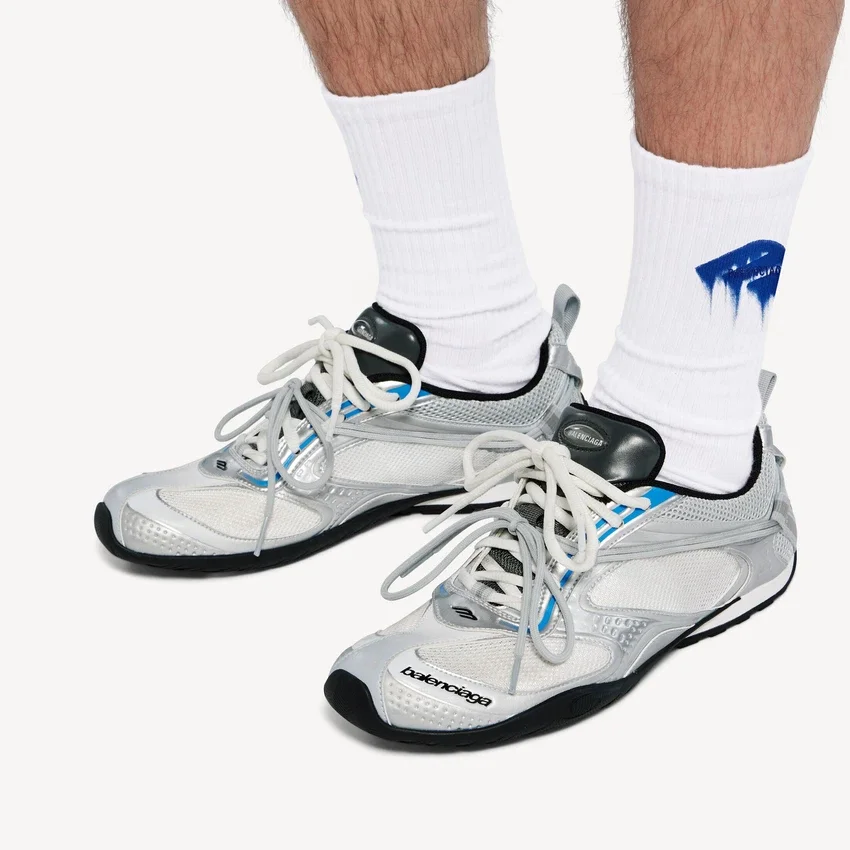 Herren-Sneaker „Radar Gradient Lines“ in Weiß/Grau/Silber/Schwarz/Blau Herren-Sneaker „Radar Gradient Lines“ in Weiß/Grau/Silber/Schwarz/Blau