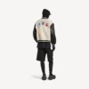 Herren-Varsity-Jacke von Balenciaga | NBA-Kollaboration in Elfenbein Herren-Varsity-Jacke von Balenciaga | NBA-Kollaboration in Elfenbein