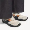 Herren-Wandersandale als Sneaker in Grau/Beige/Orange/Schwarz Herren-Wandersandale als Sneaker in Grau/Beige/Orange/Schwarz