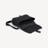 Kleine Herren-Messenger-Tasche im Army-Stil in Schwarz Kleine Herren-Messenger-Tasche im Army-Stil in Schwarz