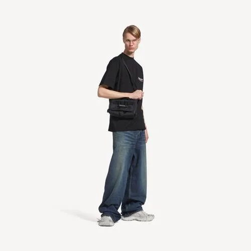 Kleine Herren-Messenger-Tasche im Army-Stil in Schwarz Kleine Herren-Messenger-Tasche im Army-Stil in Schwarz