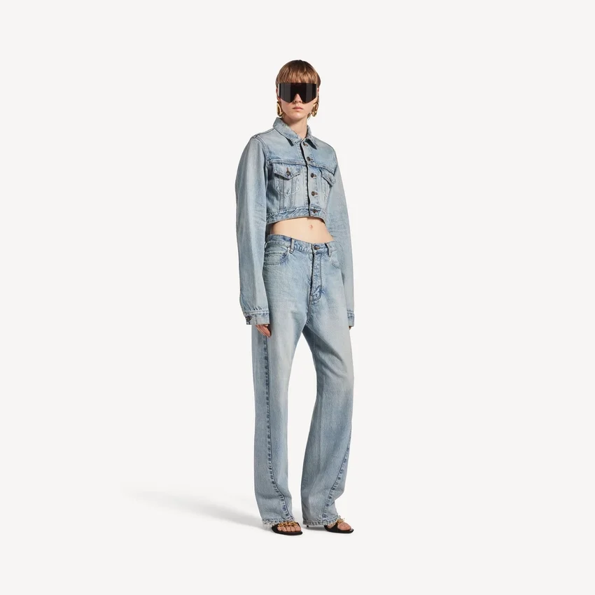 Kurze, taillierte Damenjacke in Bleach Light Blue Kurze, taillierte Damenjacke in Bleach Light Blue