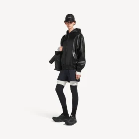 Kurzer Herrenmantel mit Kapuze in Schwarz