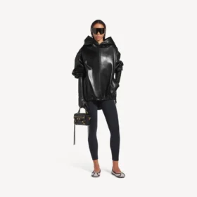 Locker sitzender Damen-Hoodie in Schwarz