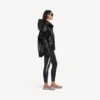Locker sitzender Damen-Hoodie in Schwarz Locker sitzender Damen-Hoodie in Schwarz