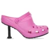 Madame 80MM x Crocs „Pink“ 677390W1S8E5300