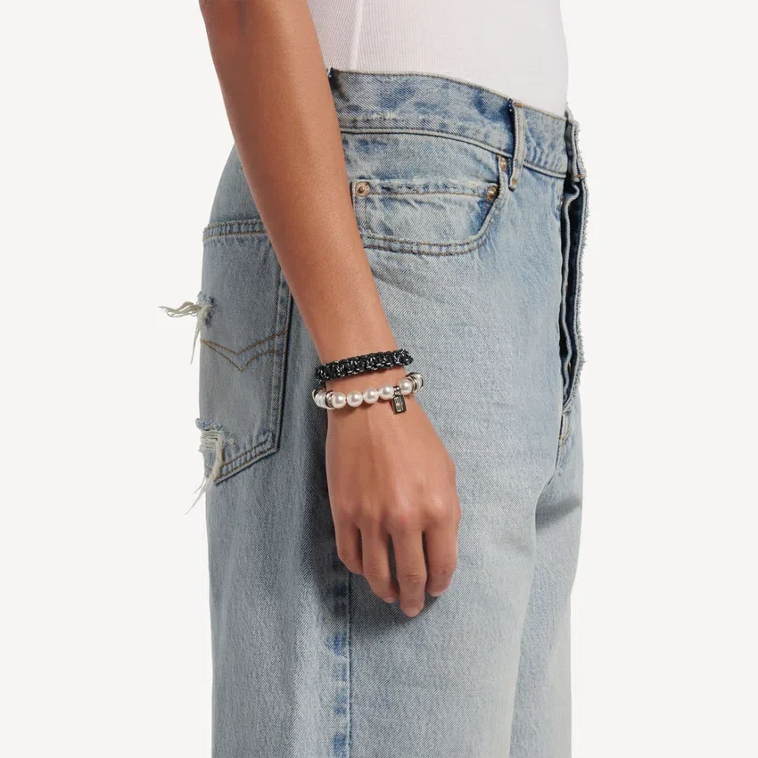 Malibu-Perlenarmband/Halskette in Schwarz/Weiß/Glänzendem Silber Malibu-Perlenarmband/Halskette in Schwarz/Weiß/Glänzendem Silber