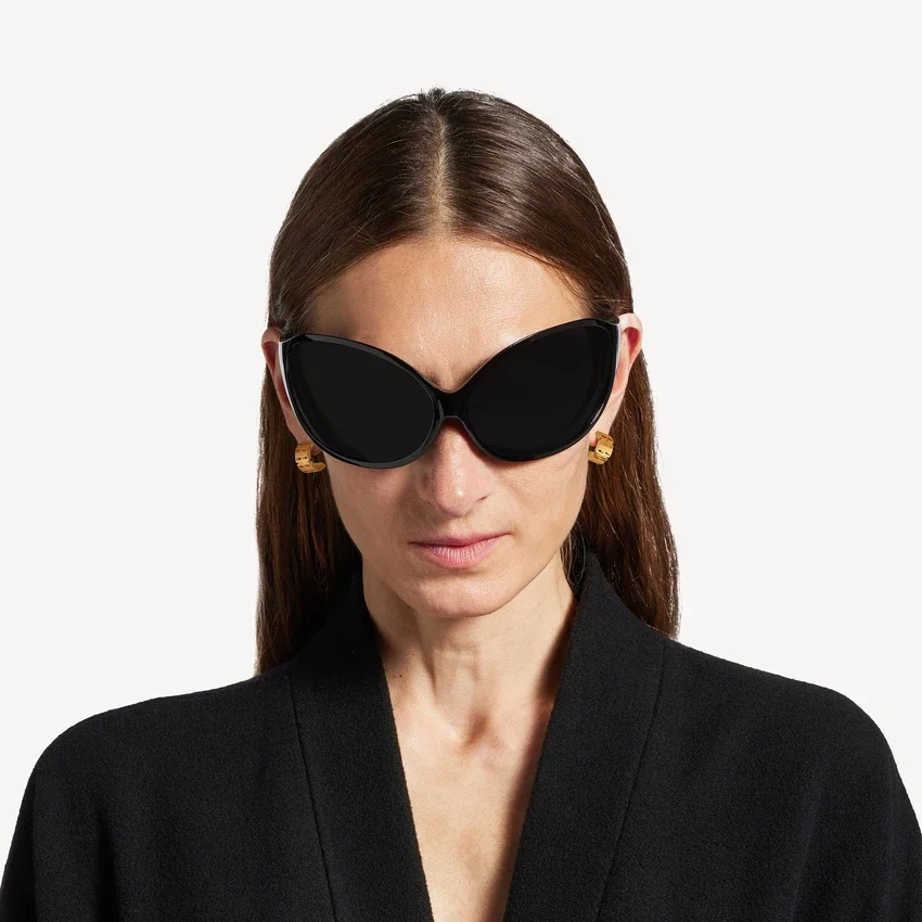 Nano-Creolen für Damen in glänzendem Gold Nano-Creolen für Damen in glänzendem Gold