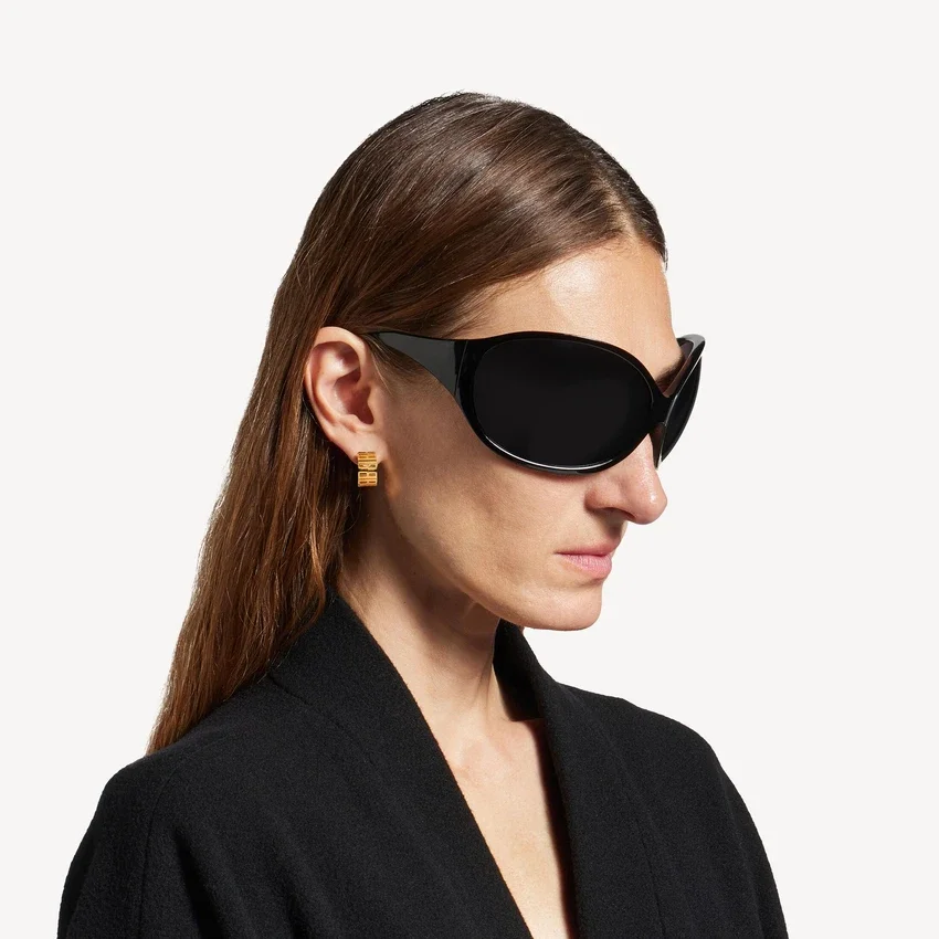 Nano-Creolen für Damen in glänzendem Gold Nano-Creolen für Damen in glänzendem Gold