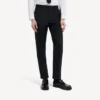 Schmale, taillierte Herrenhose in Schwarz