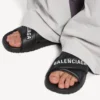 Sportliche Pool-Sandalen für Herren in Schwarz/Weiß Sportliche Pool-Sandalen für Herren in Schwarz/Weiß