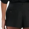Taillierter Mini-Skort für Damen in Schwarz Taillierter Mini-Skort für Damen in Schwarz