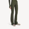 Techwear-Leggings für Damen in Khaki/Limette mit ausgestelltem Bein Techwear-Leggings für Damen in Khaki/Limette mit ausgestelltem Bein