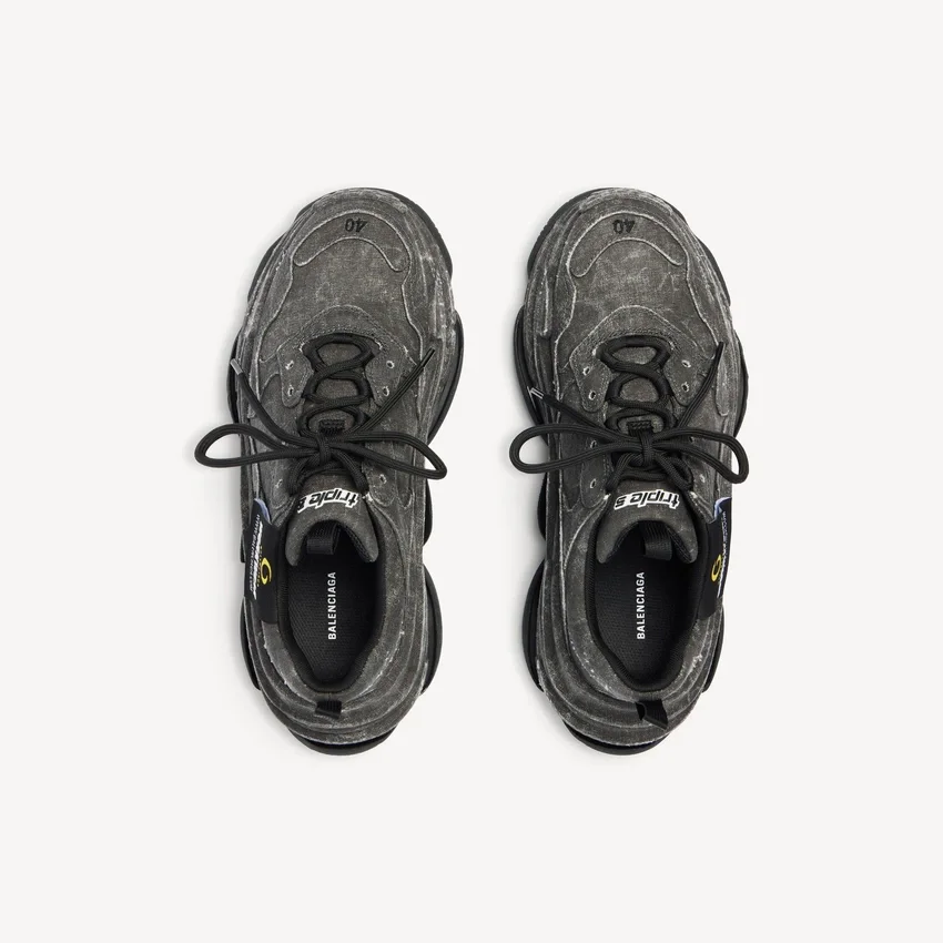 Triple S Canvas-Sneaker für Herren in Schwarz Triple S Canvas-Sneaker für Herren in Schwarz