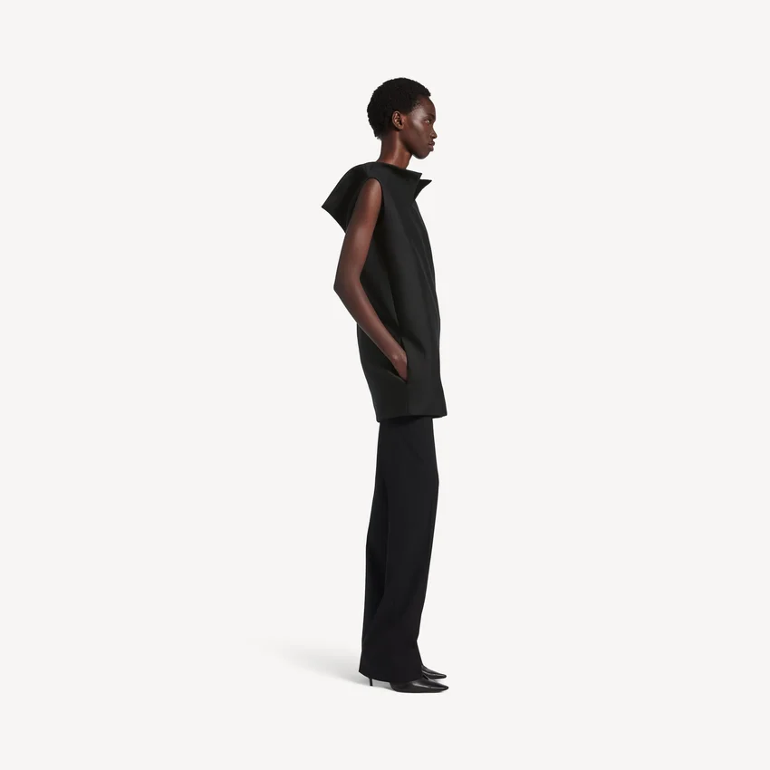 Vareuse-Kleid für Damen in Schwarz Vareuse-Kleid für Damen in Schwarz